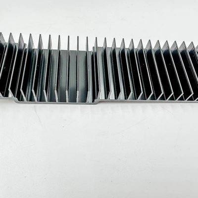 Kundenspezifischer Aluminiumheizkörper CNC, der LED beleuchtet PWB-Brett-Heizkörper maschinell bearbeitet