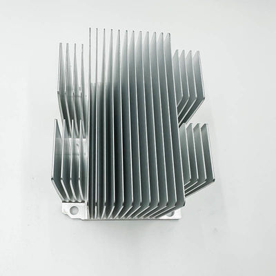 Kundenspezifische Bearbeitungsteil-Aluminiumkühlkörper CNC für Schienen-Durchfahrt