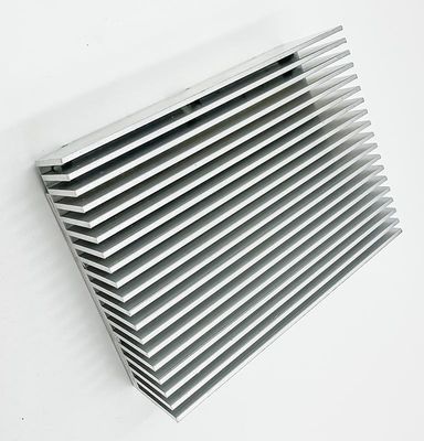 Teil-Aluminiumkühlkörper CNC Bearbeitungsmetallfür photo-voltaischen Inverter